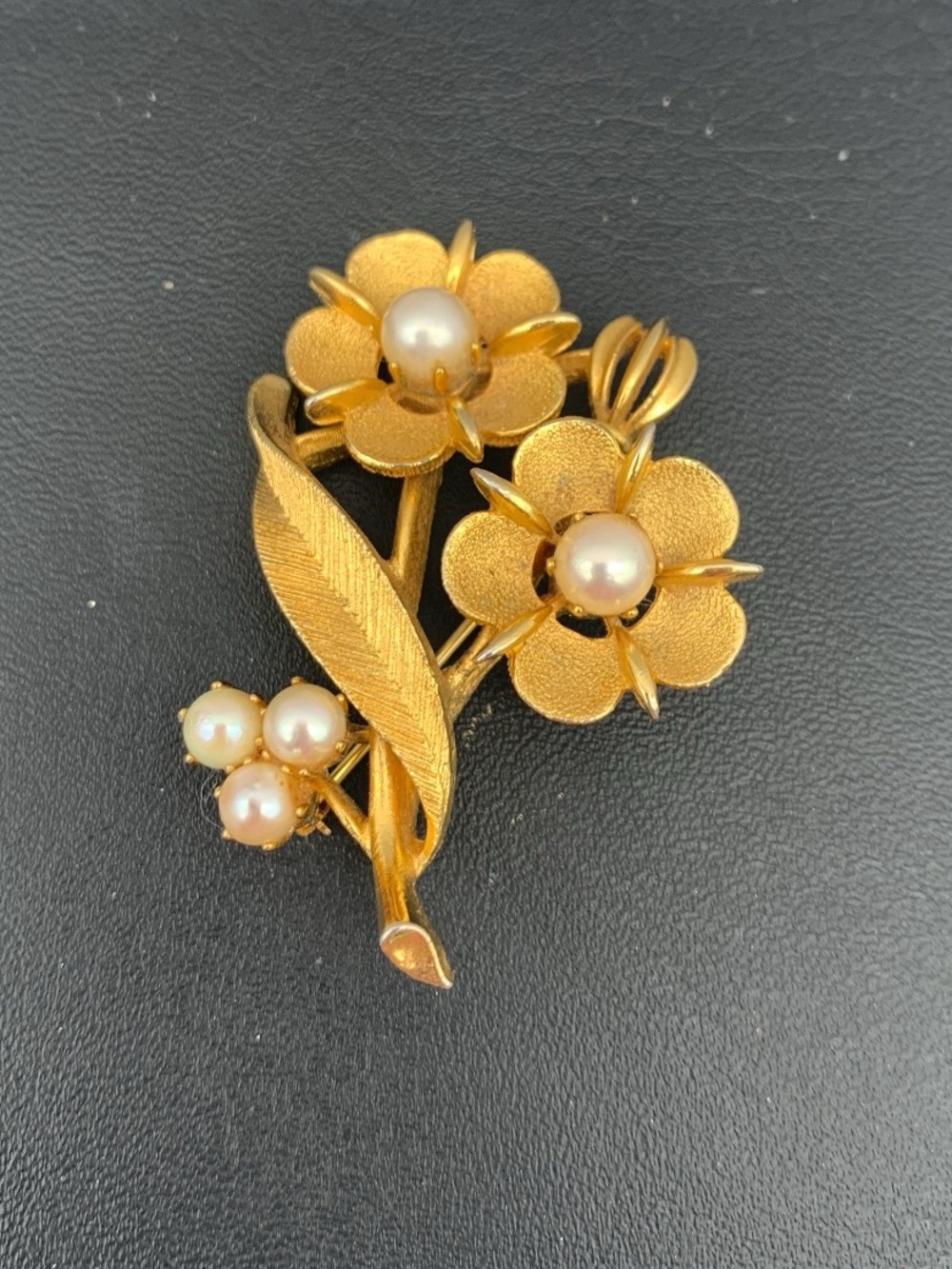 Vintage Lisner Gold tone Floral faux Pearl Cluster Brooch - Timeless